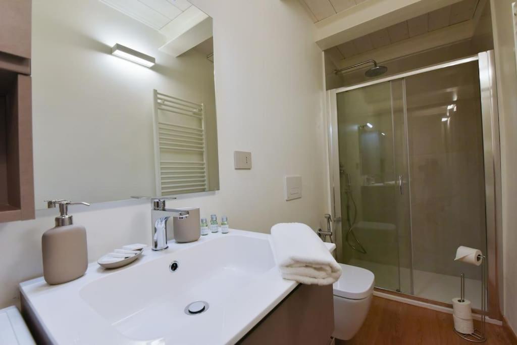Appartement Loft 21 - Lussuoso Ed Elegante A Due Passi Dal Mare à Finale Ligure Extérieur photo